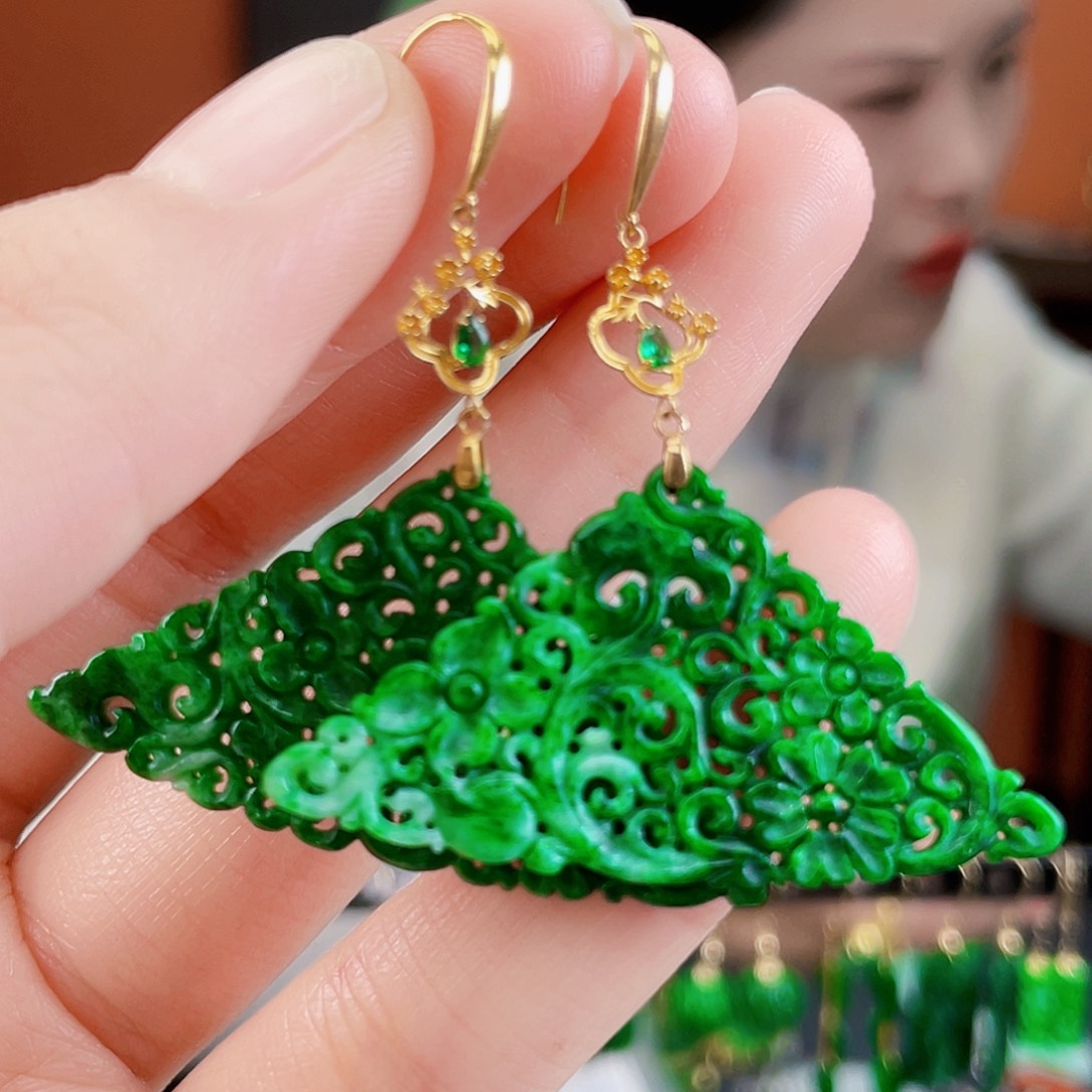 翡翠18K金镶嵌耳饰