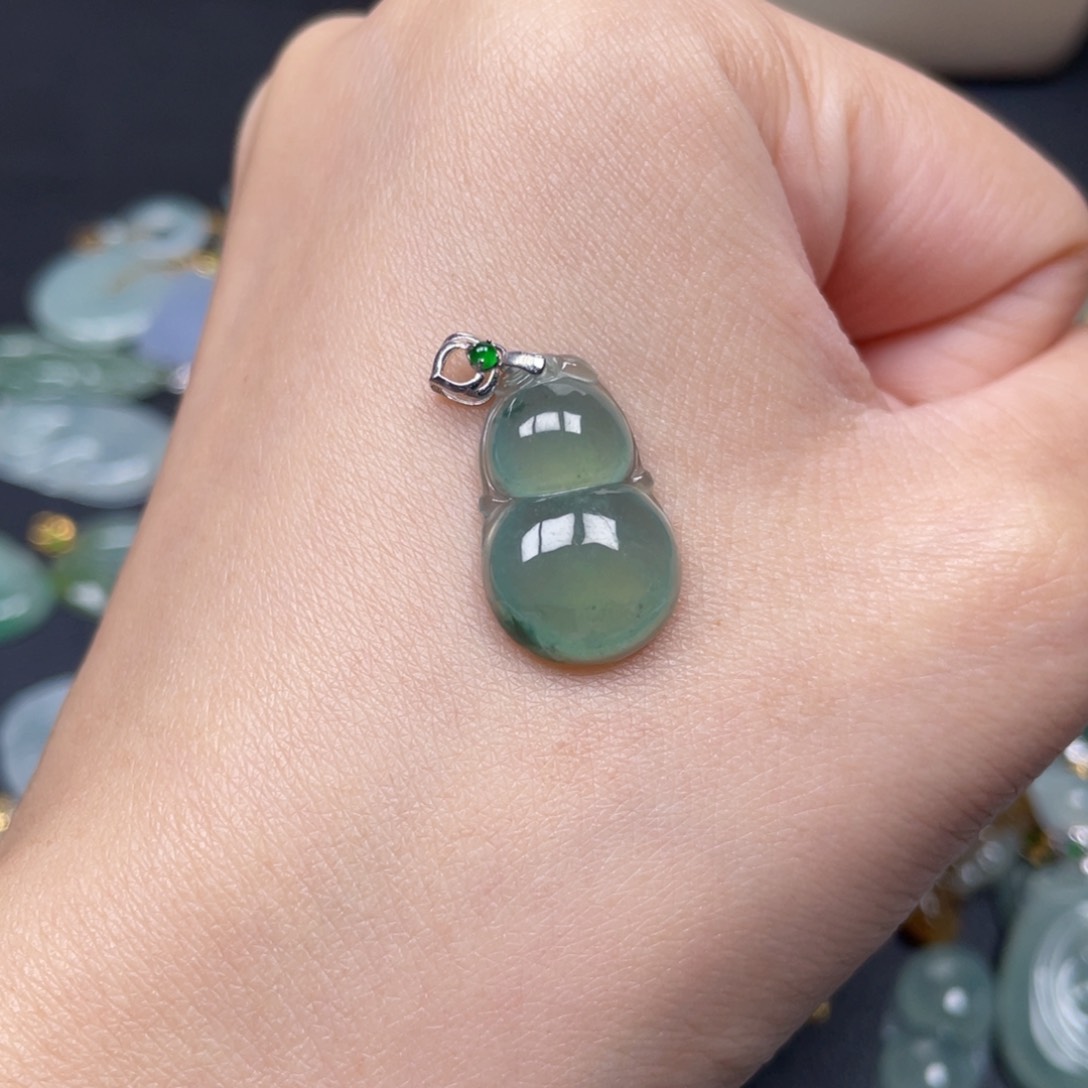 翡翠颈饰18K金镶嵌翡翠