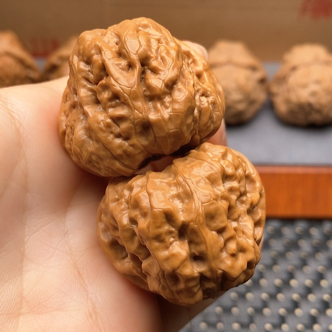 文玩核桃把件边38左右