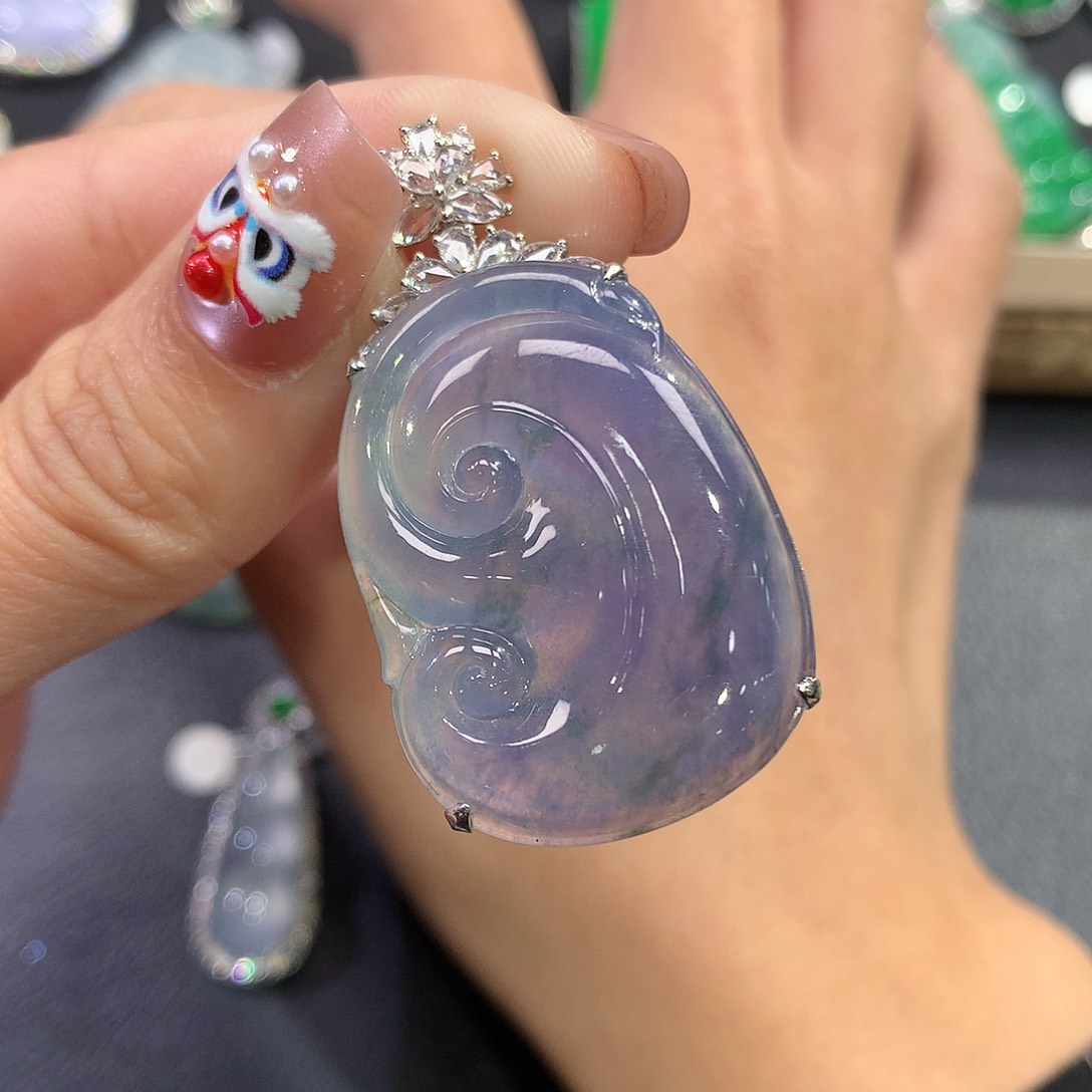 翡翠吊坠(赠链)18K金镶嵌