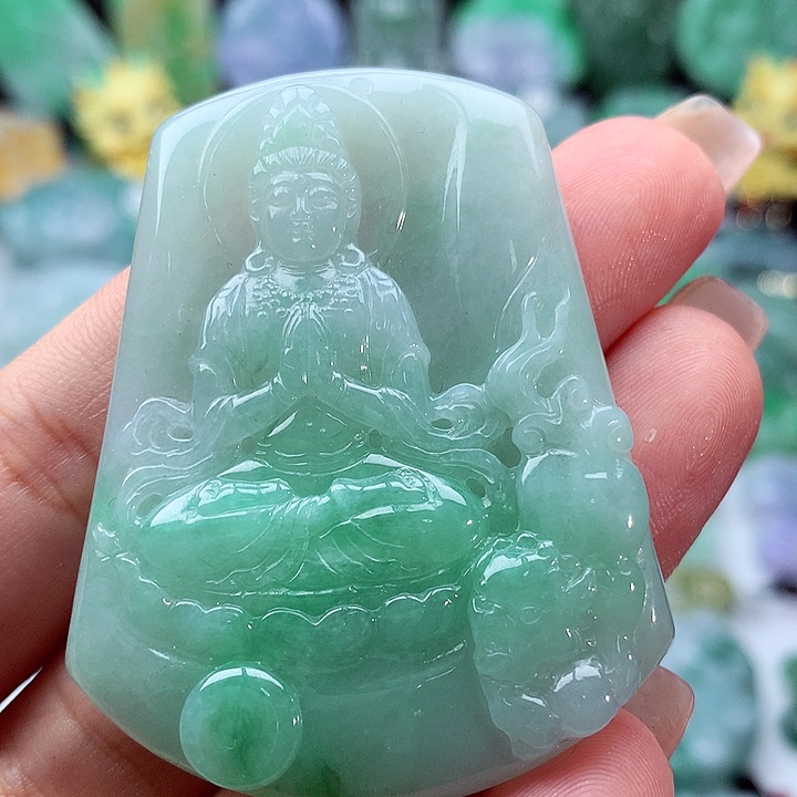 翡翠颈饰未镶嵌翡翠