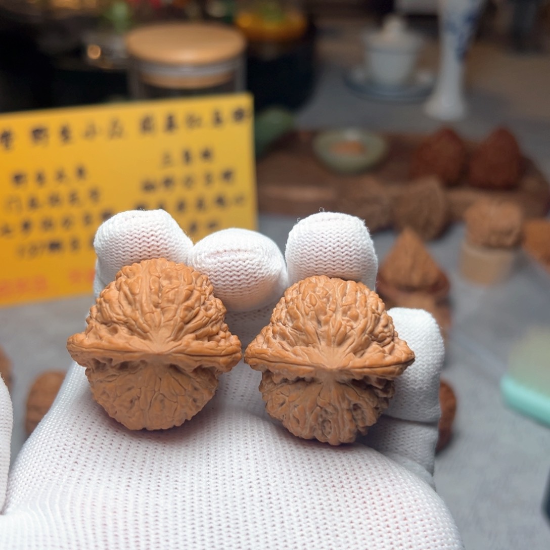 文玩核桃吊坠红玛瑙0243