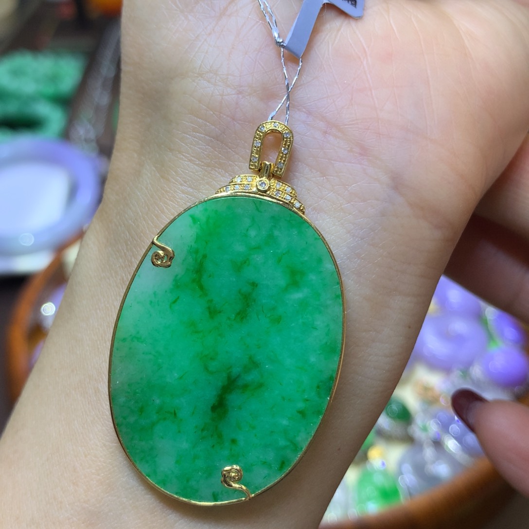 【闪购商品】翡翠颈饰18K金镶嵌翡翠