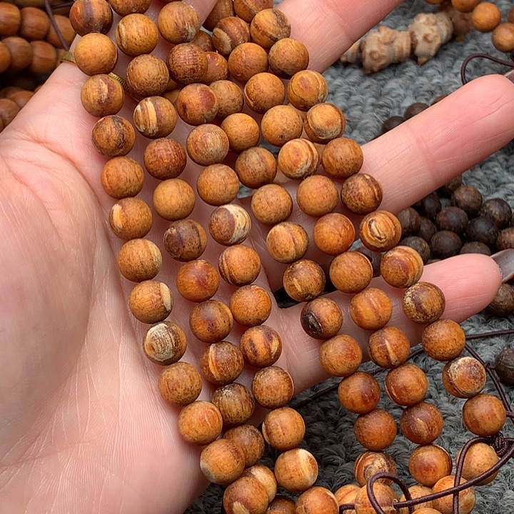 贡木0.8*108颗手串贡木