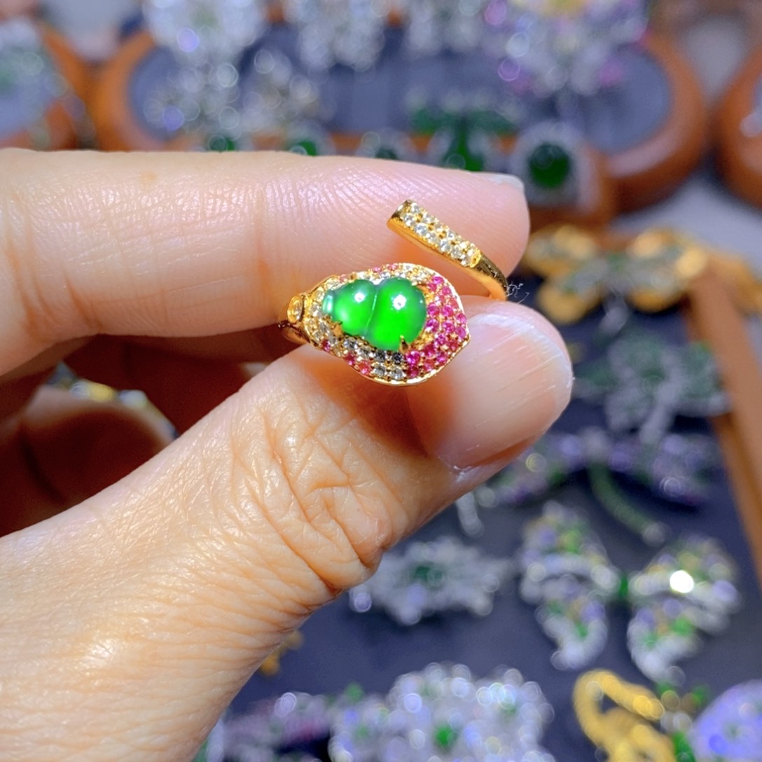 翡翠颈饰银S925镶嵌天然翡翠