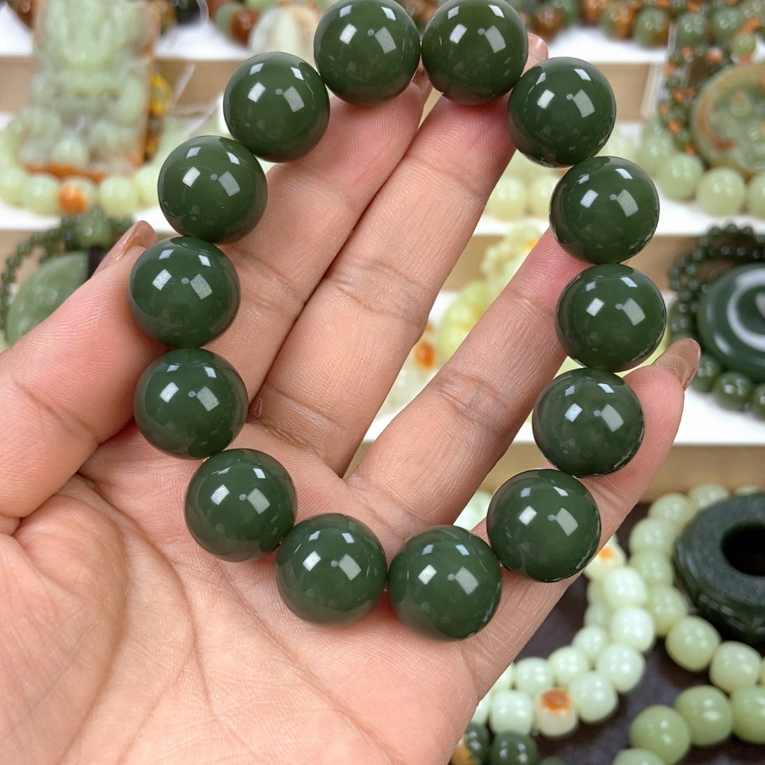 透闪石质玉手串未镶嵌