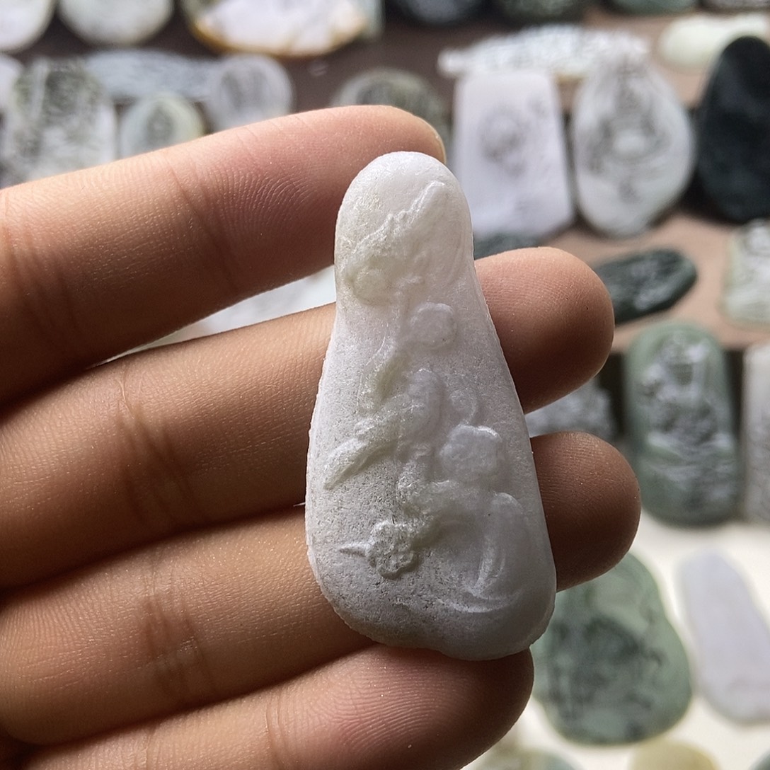 定制翡翠未镶嵌翡翠