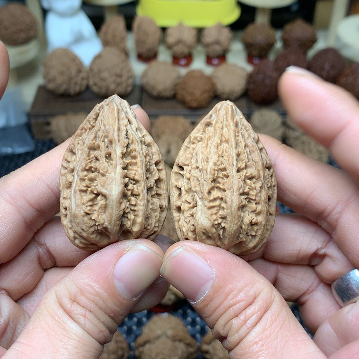 【闪购商品】文玩核桃把件全品吉林蛟河塔尖秋