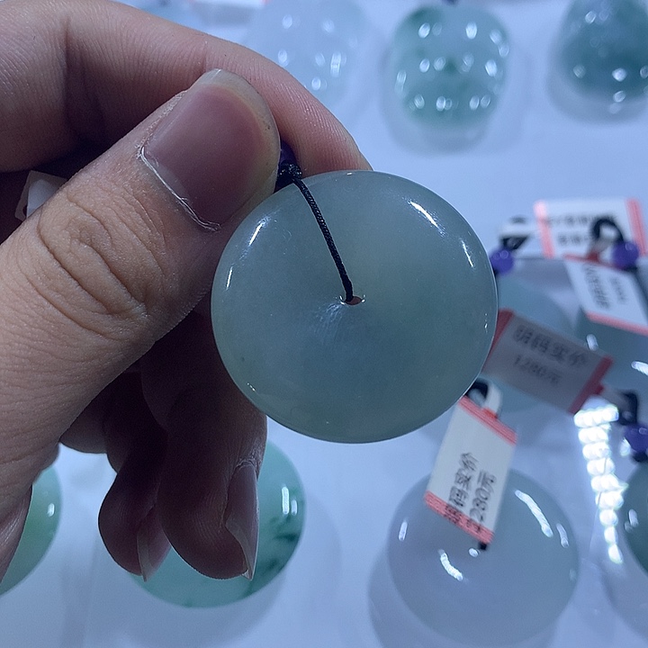 翡翠未镶嵌颈饰天然翡翠A货吊坠