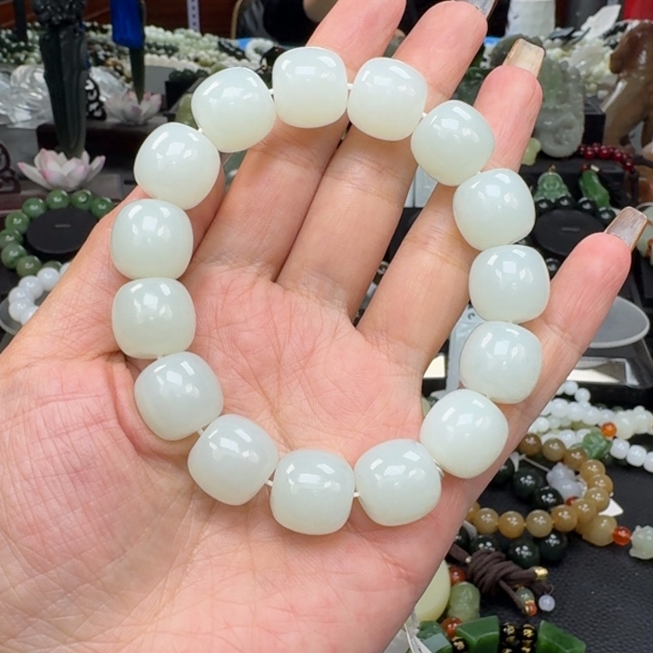 长***鹿和田玉未镶嵌手链