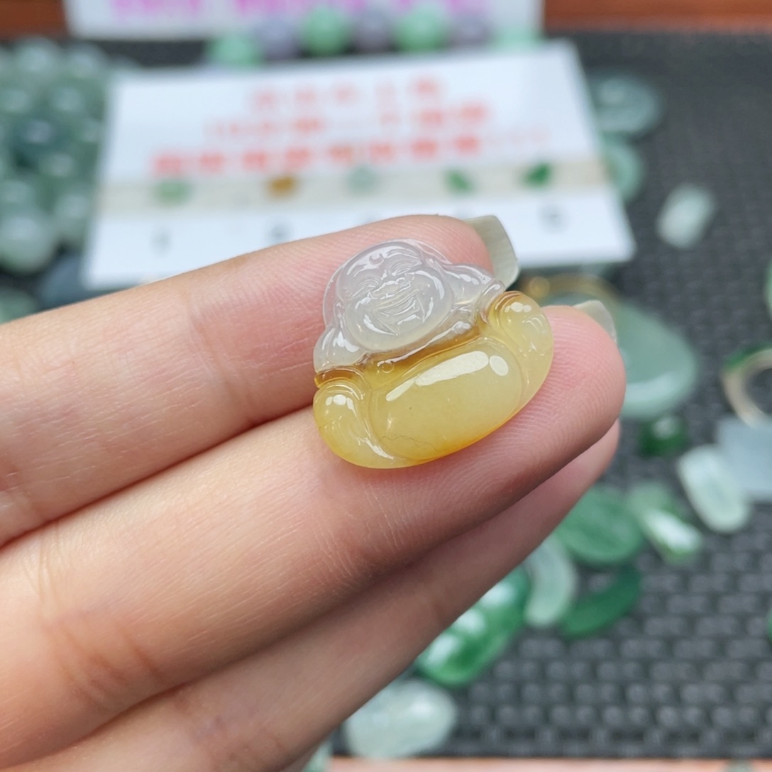 未镶嵌挂件翡翠  翡翠