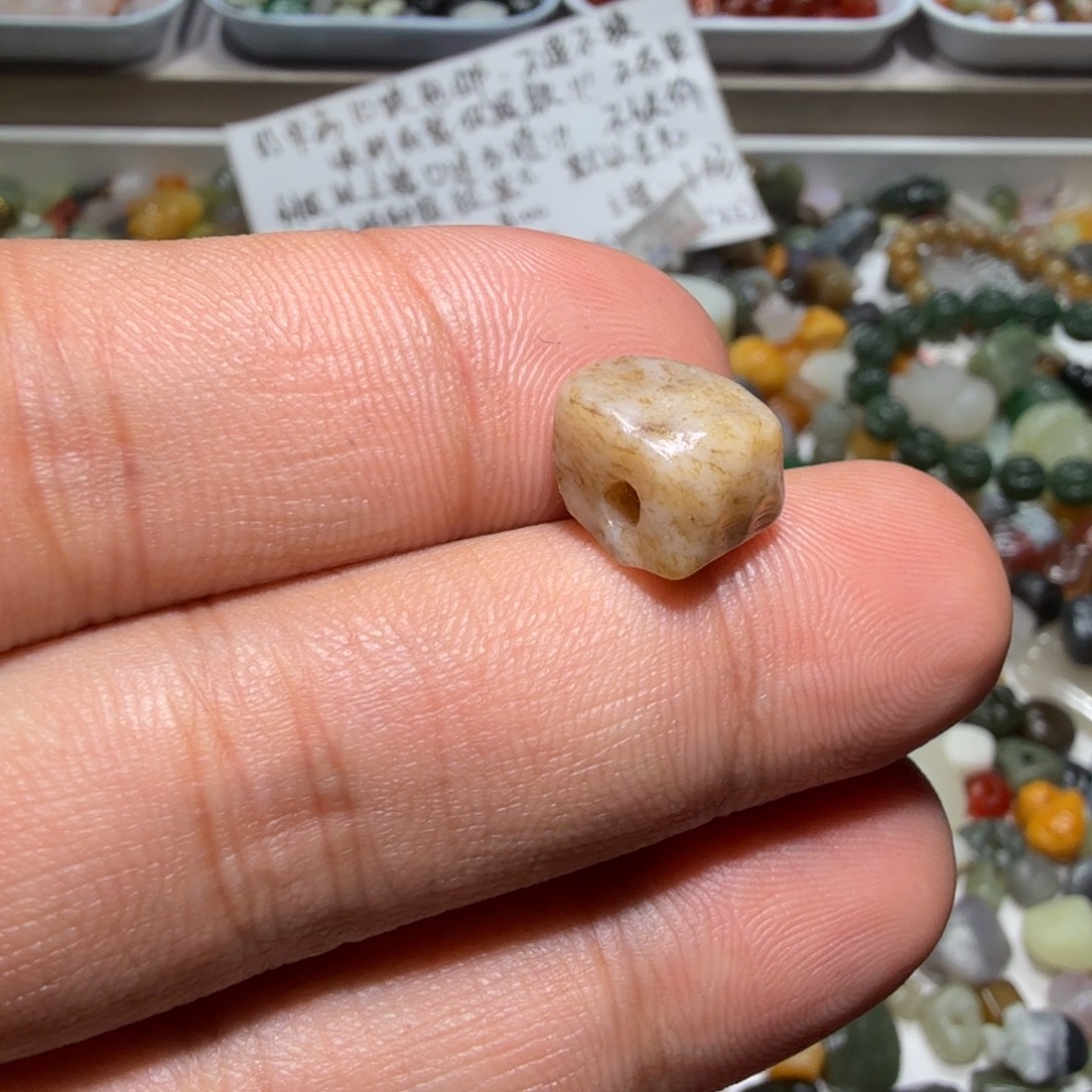 和田玉未镶嵌珠宝奇石