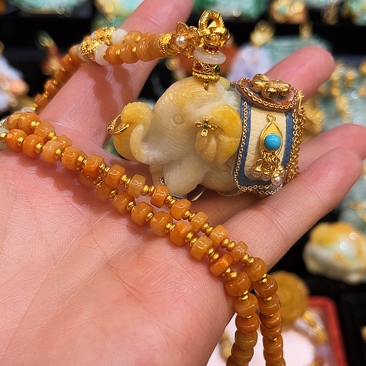 星***塑翡翠合金吊坠(赠链)