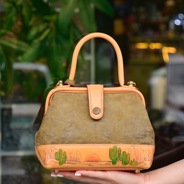 大峰皮堂非遗皮雕高端玩家级马臀皮料口金包