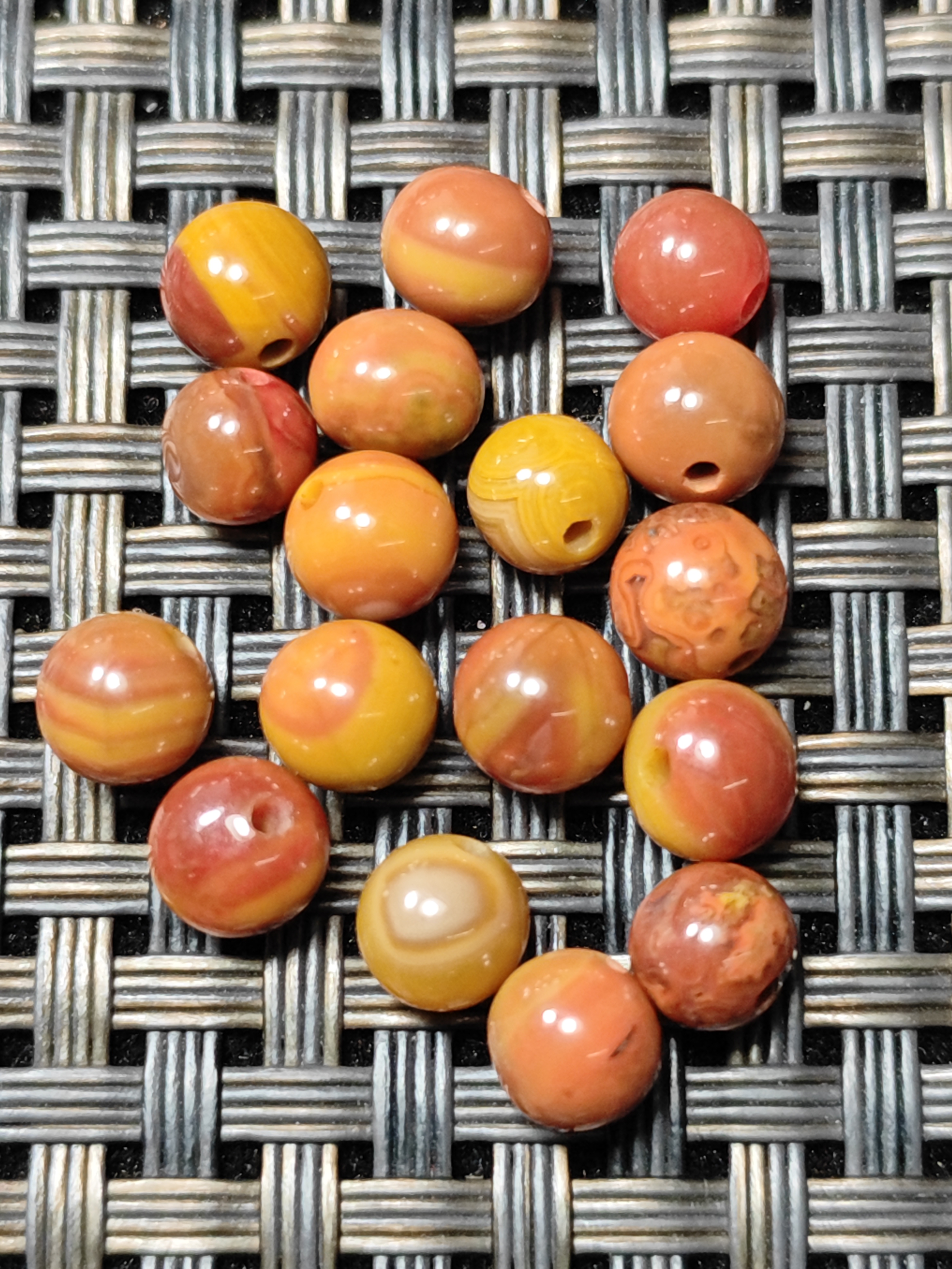 战国红玛瑙（6～7mm）顶珠随机一颗