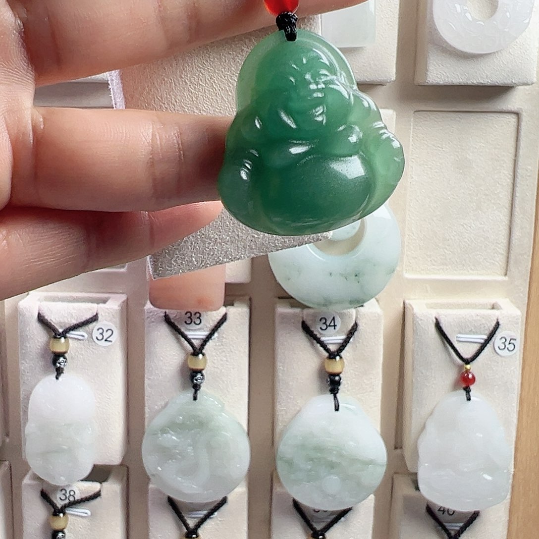 石英质玉未镶嵌颈饰