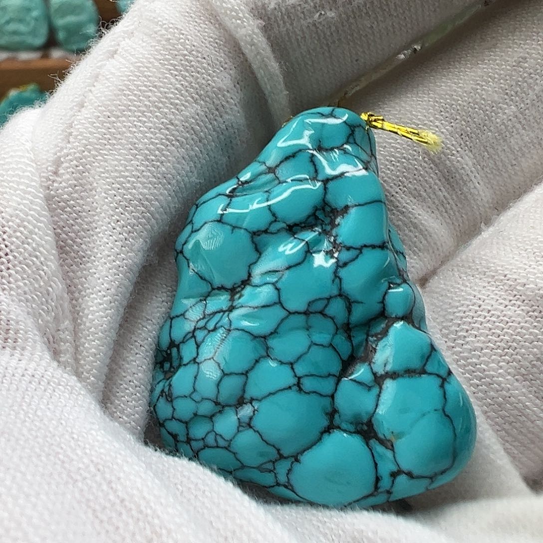 绿松石随形未镶嵌