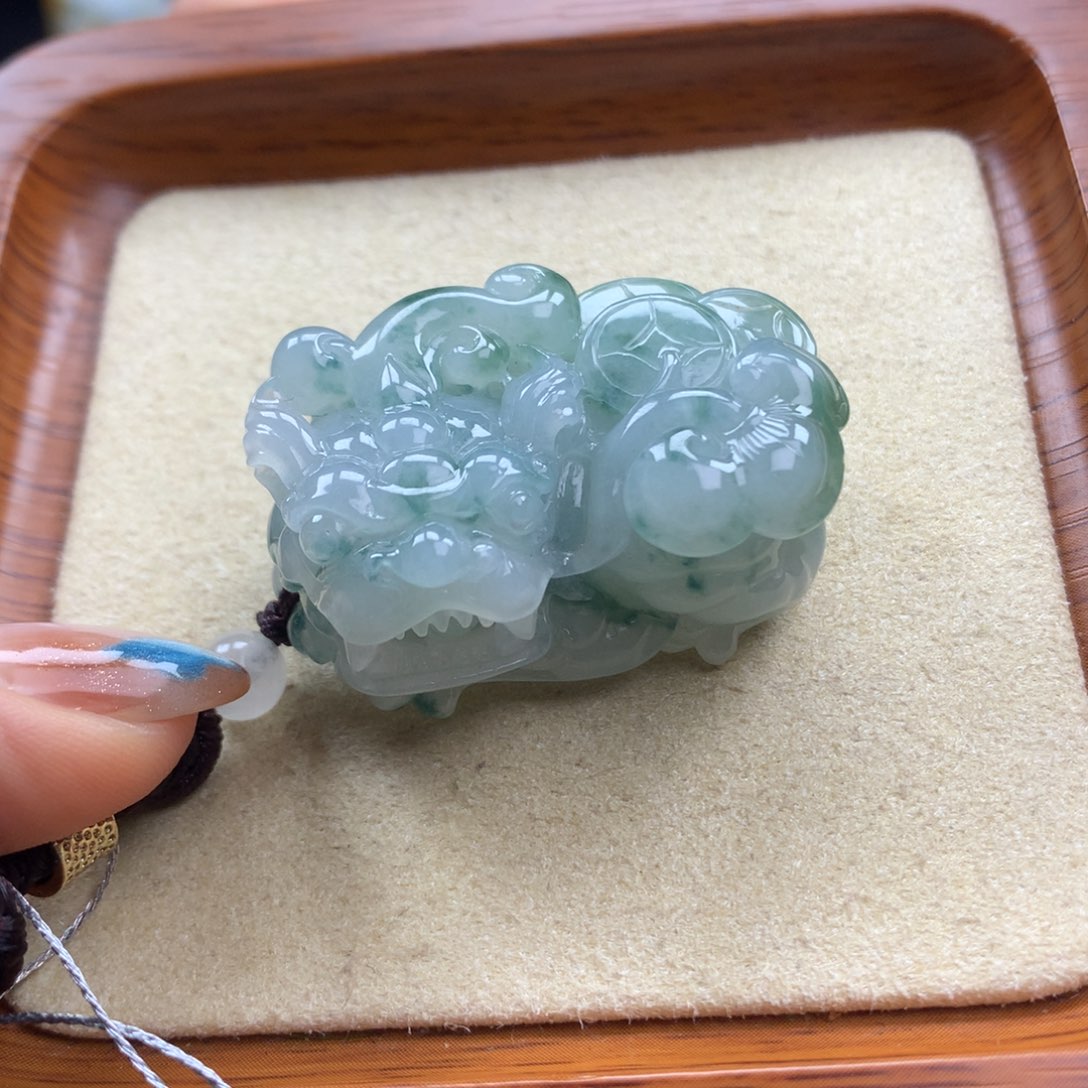 翡翠未镶嵌颈饰翡翠貔貅12