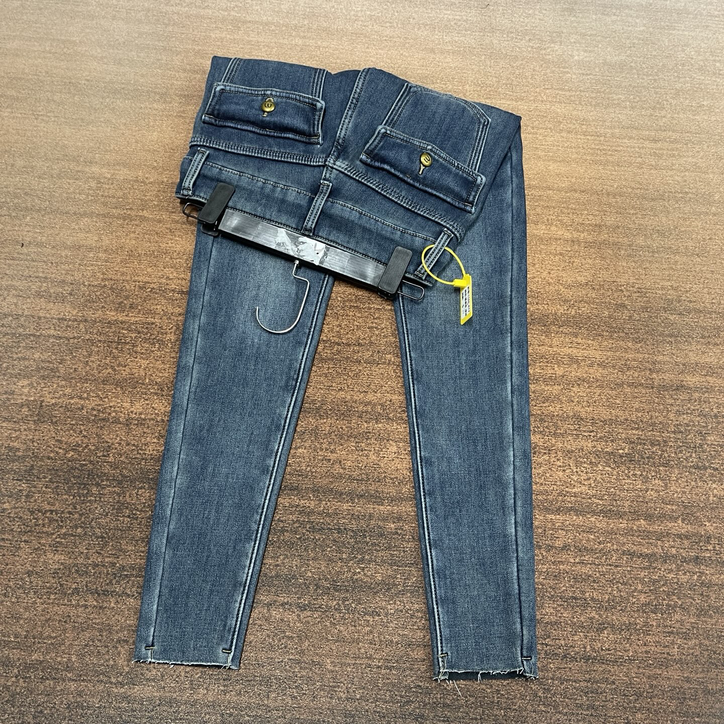 #A12-1166 加绒-厚绒 高货 雾霾蓝超柔兜盖口袋小脚女裤 高弹