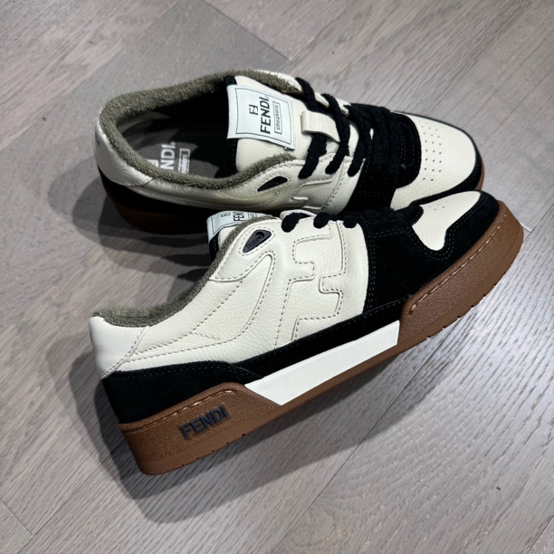 未使用 FENDI/芬迪 Match复古板鞋百搭