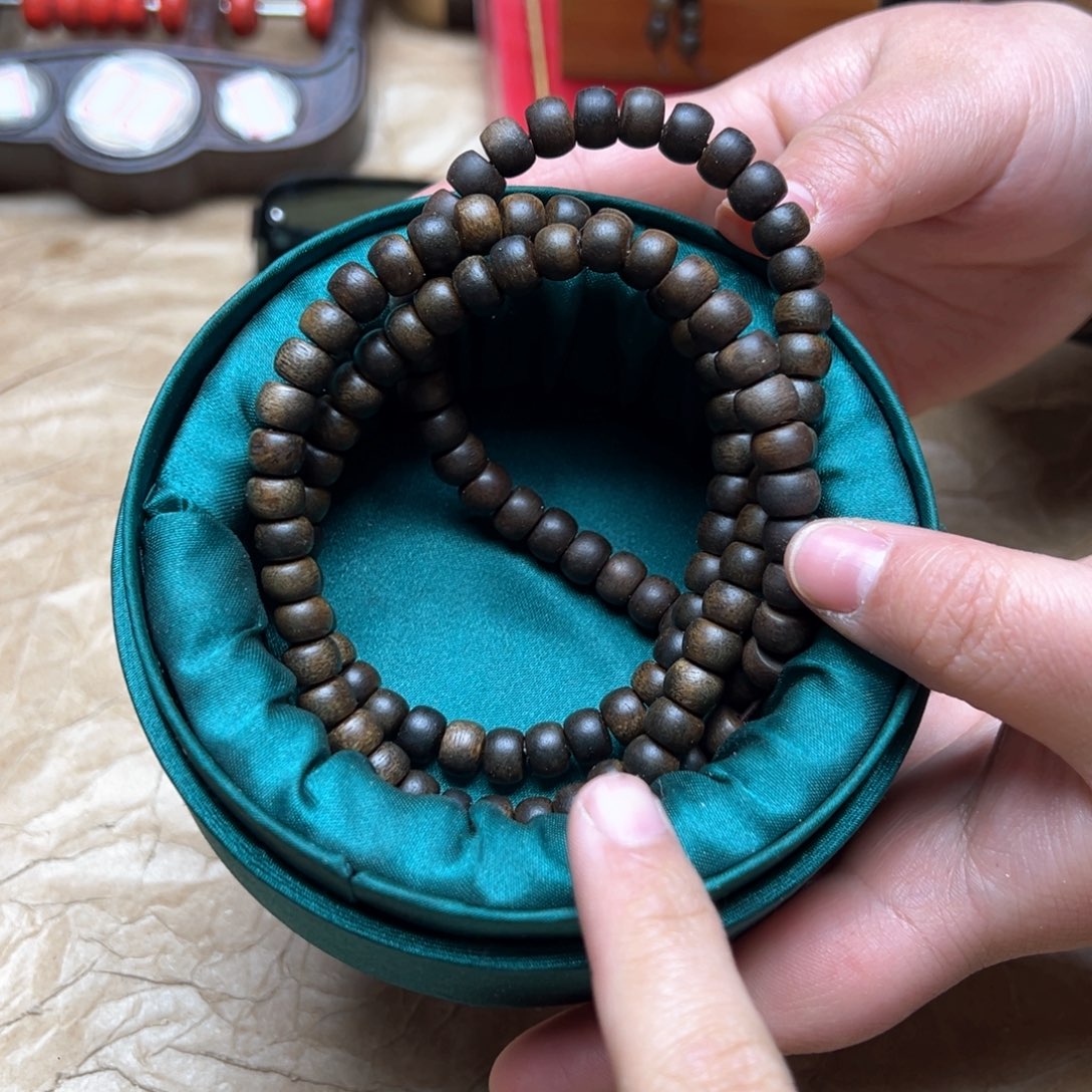 大叶紫檀（黑酸枝木类）