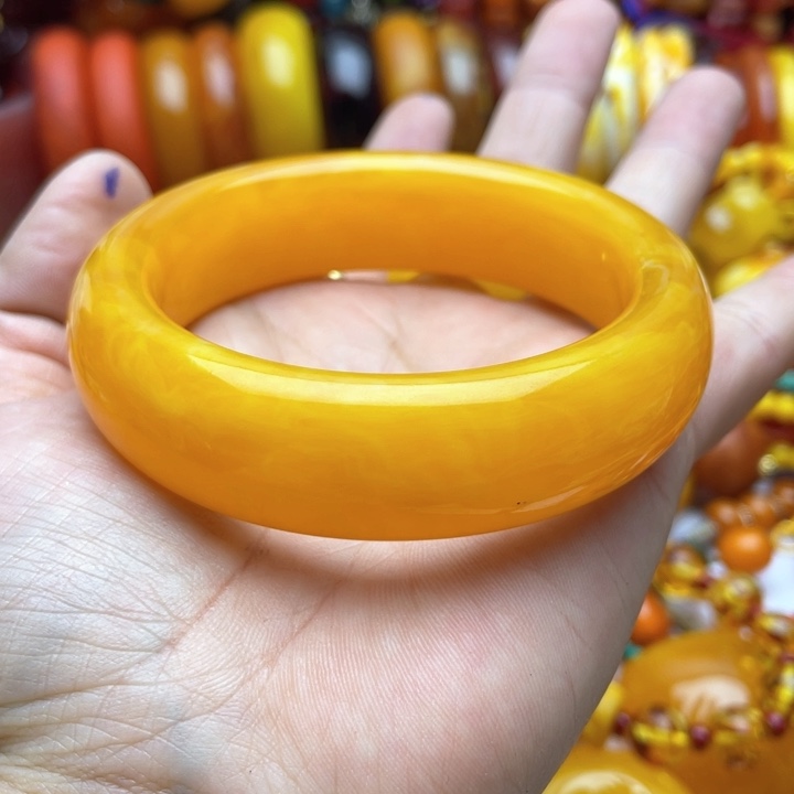 树脂制品47号黄色手镯57圈口