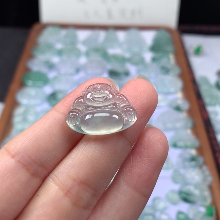 颈饰未镶嵌翡翠高冰晴底佛公