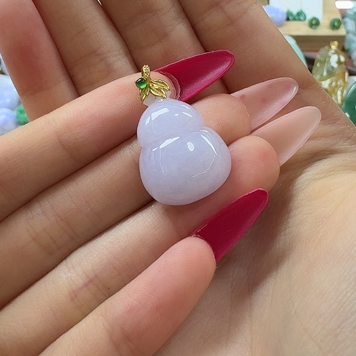 翡翠未镶嵌颈饰葫芦