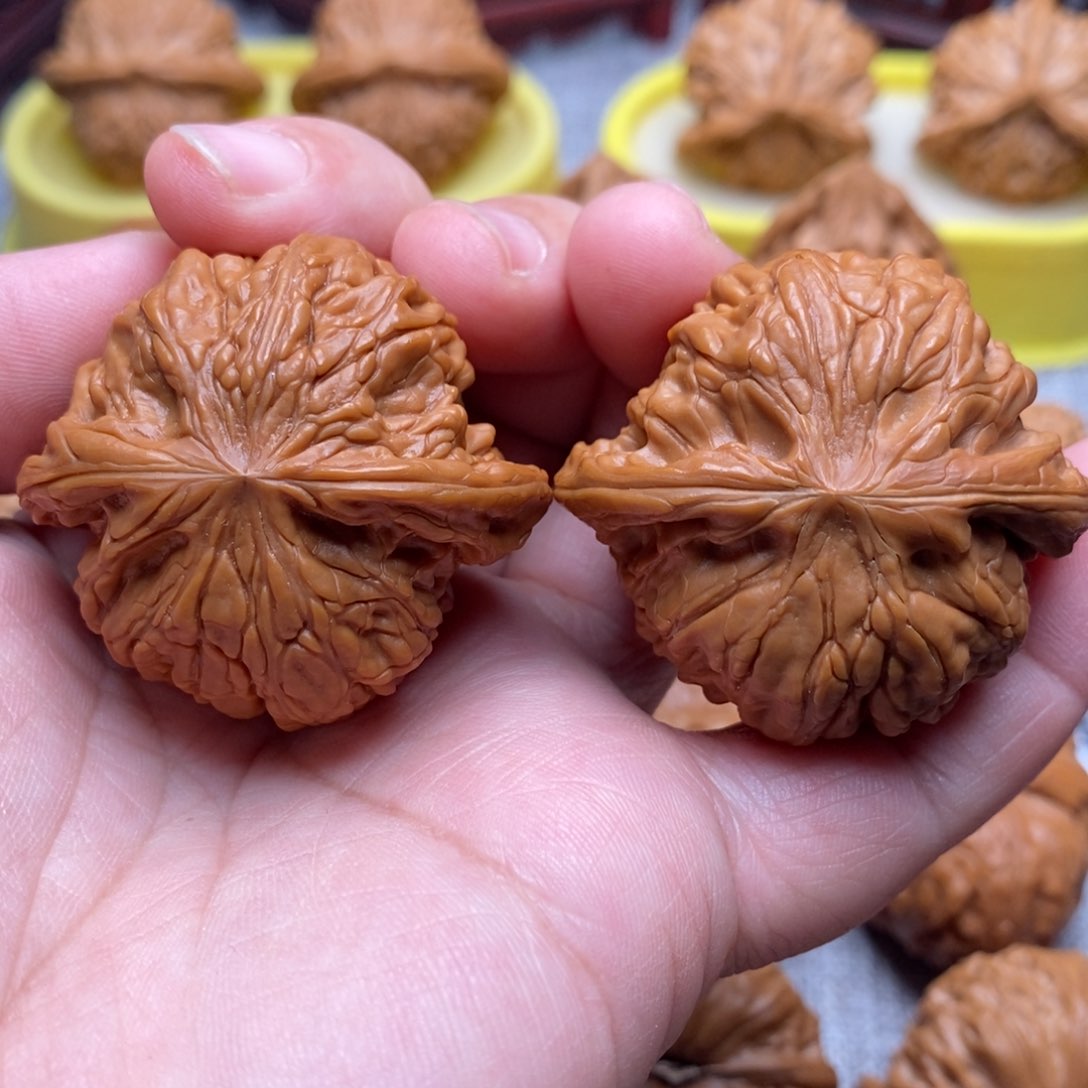 文玩核桃把件42红皮肉球山地磨