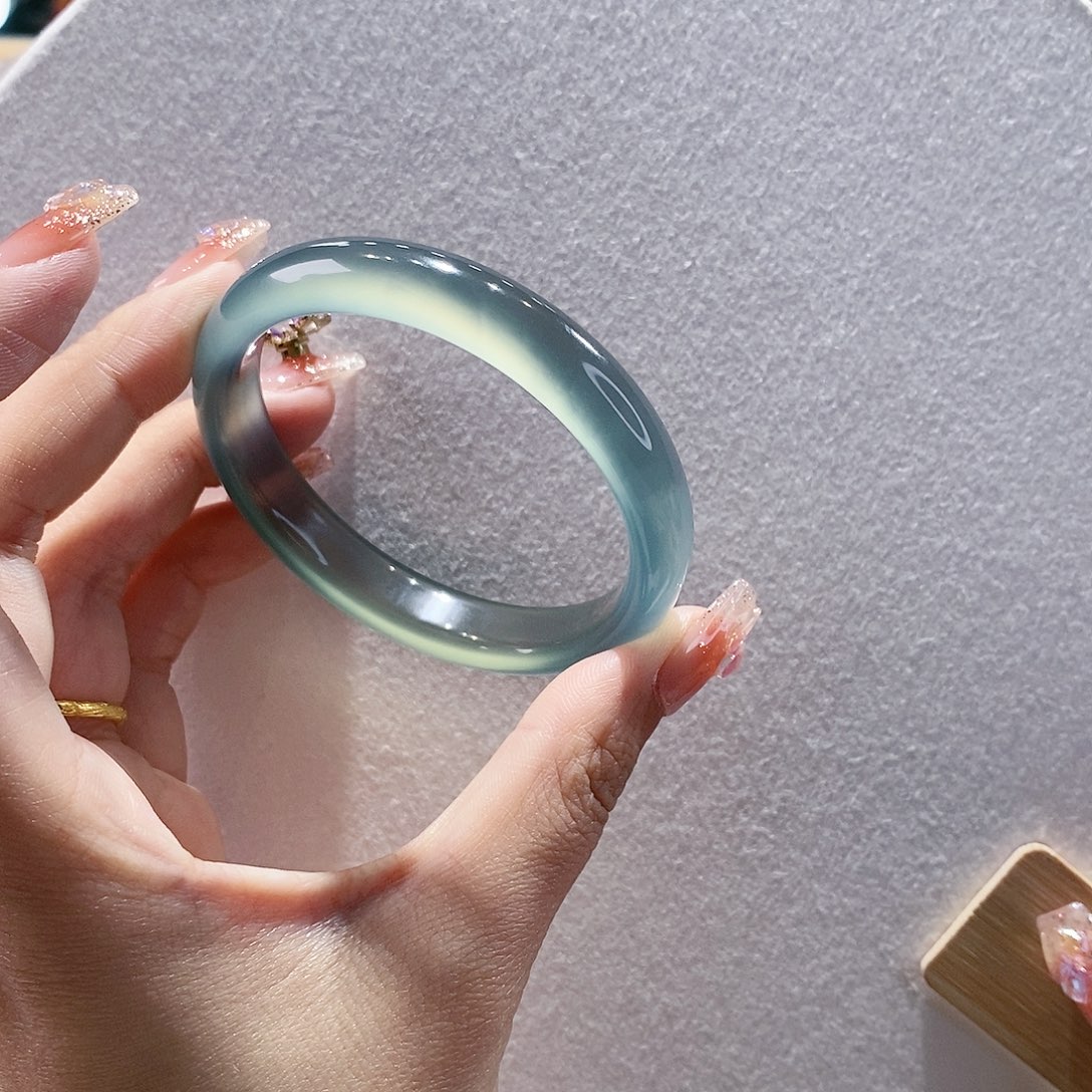 玛瑙/玉髓手镯未镶嵌55.2