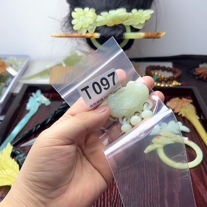 蛇纹石玉发饰合金菡****)