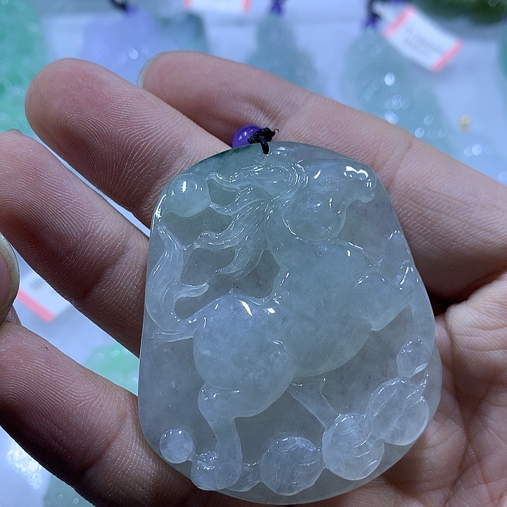 翡翠未镶嵌颈饰天然翡翠A货吊坠