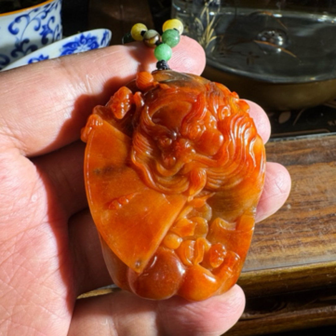 腾冲老料翡翠钟馗挂坠