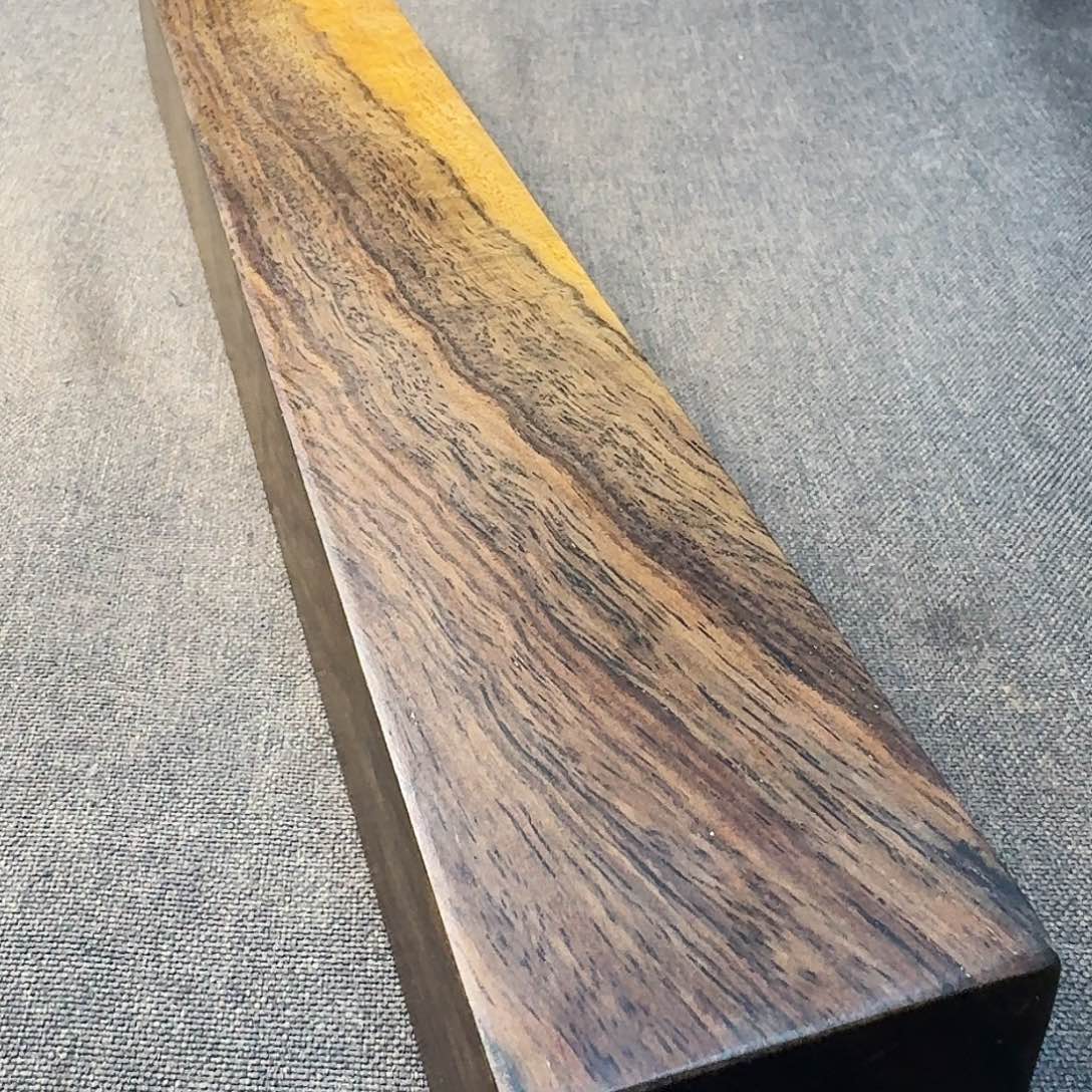 用***4一物一拍 原木原色