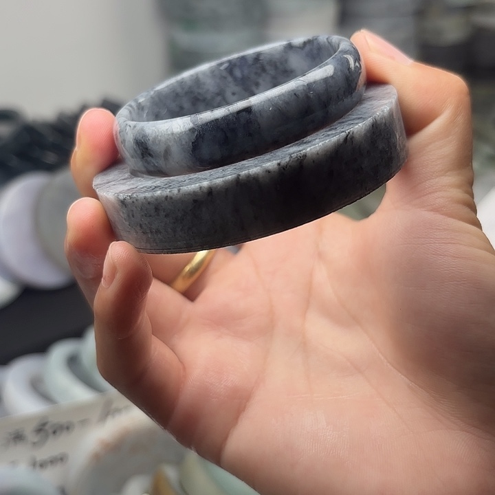 定制翡翠未镶嵌缅甸翡翠开播漏乌鸡镯