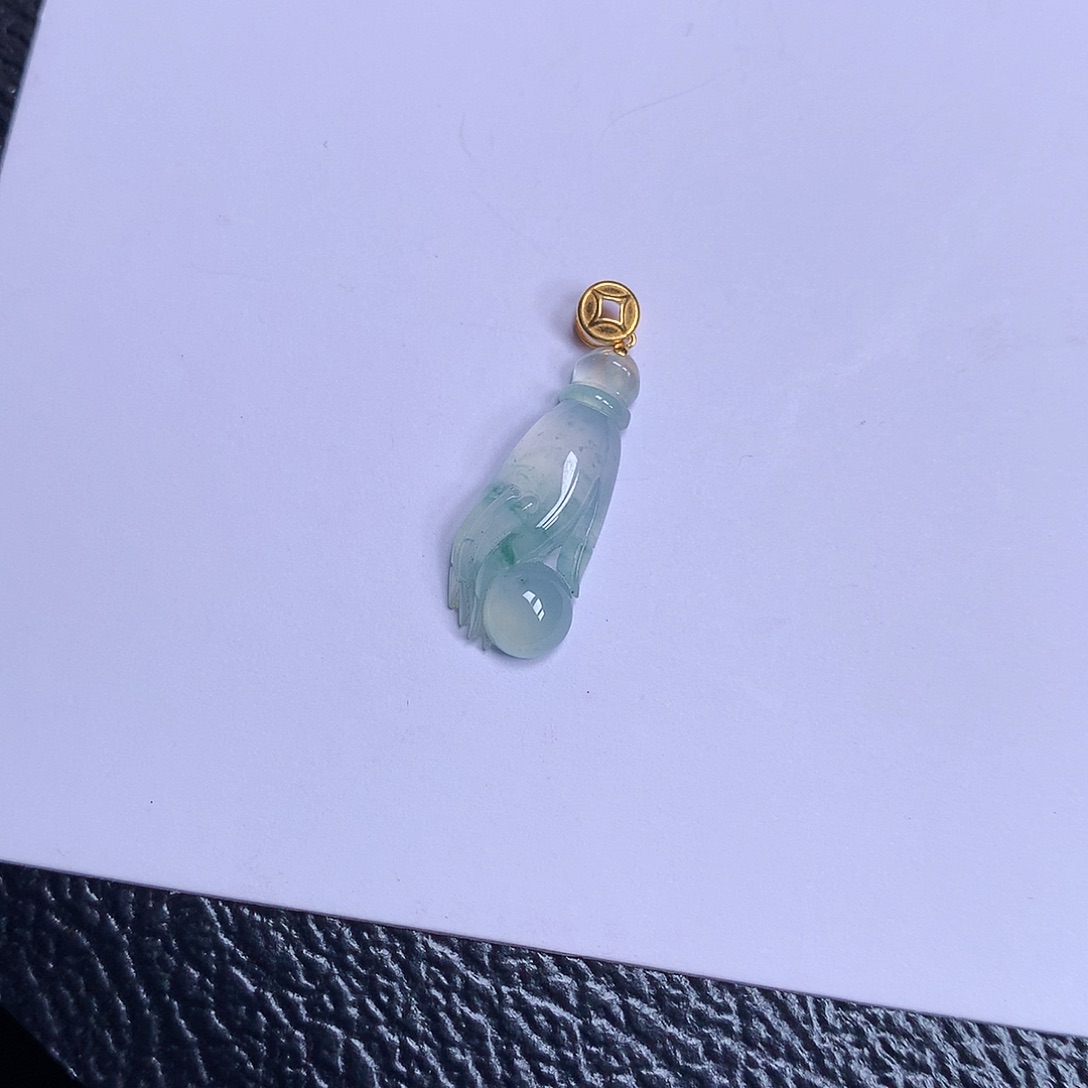 颈饰18K金镶嵌翡翠天然缅甸A货翡翠冰种掌上明珠