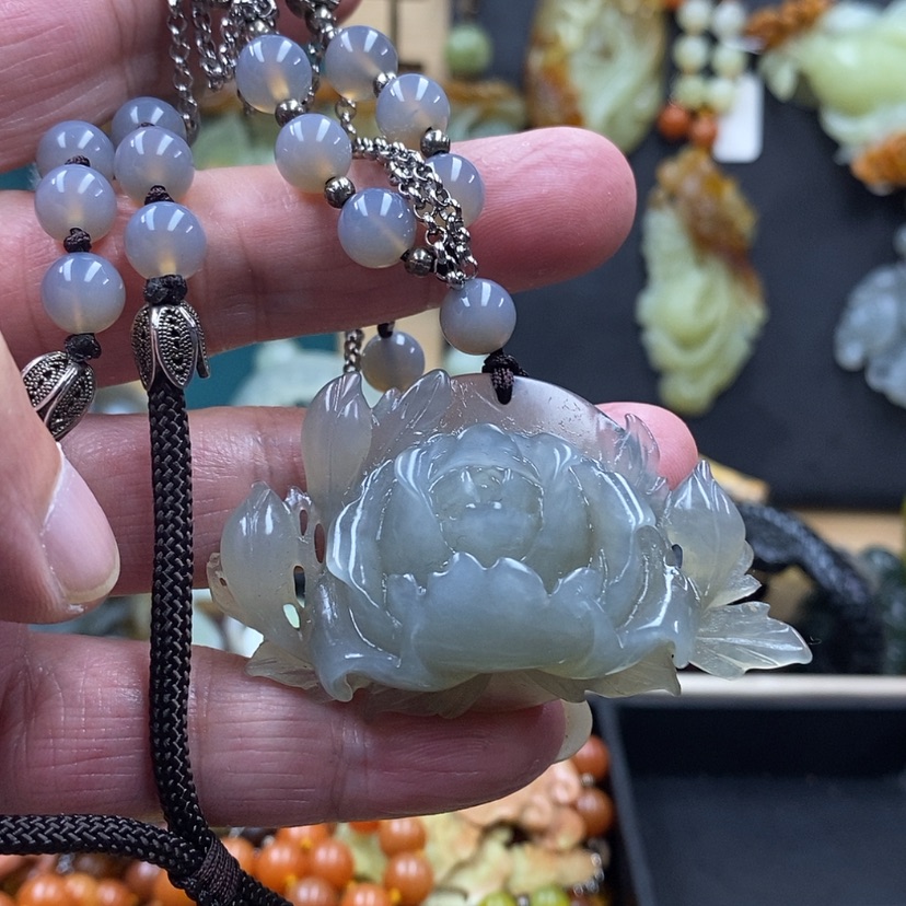 【闪购商品】蛇纹石玉吊坠未镶嵌