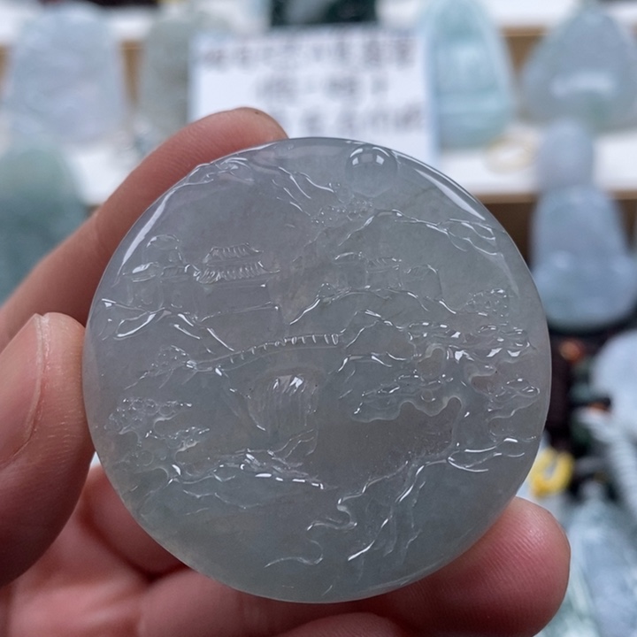 翡翠颈饰未镶嵌翡翠