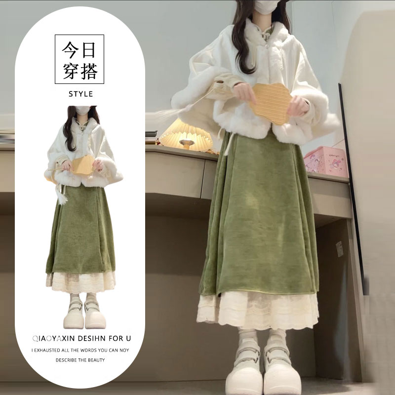 2025秋冬穿搭一整套女新中式国风斗篷外套搭配绿色连衣裙两件套装