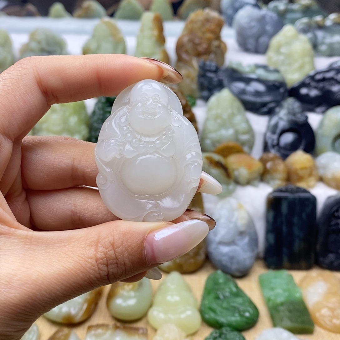 和田玉未镶嵌颈饰