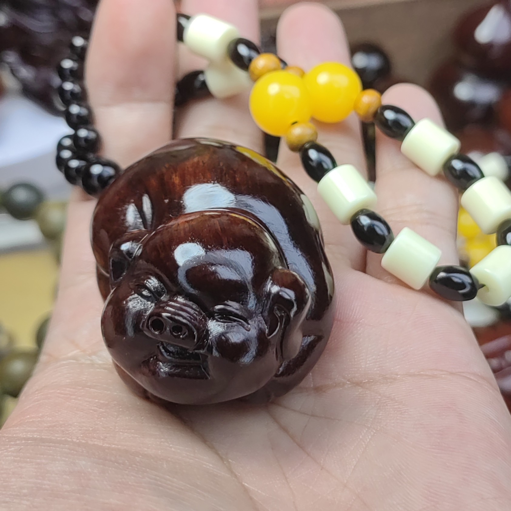 紫檀木精工雕刻打磨高油高密生肖猪福猪男女款随身手把件挂件