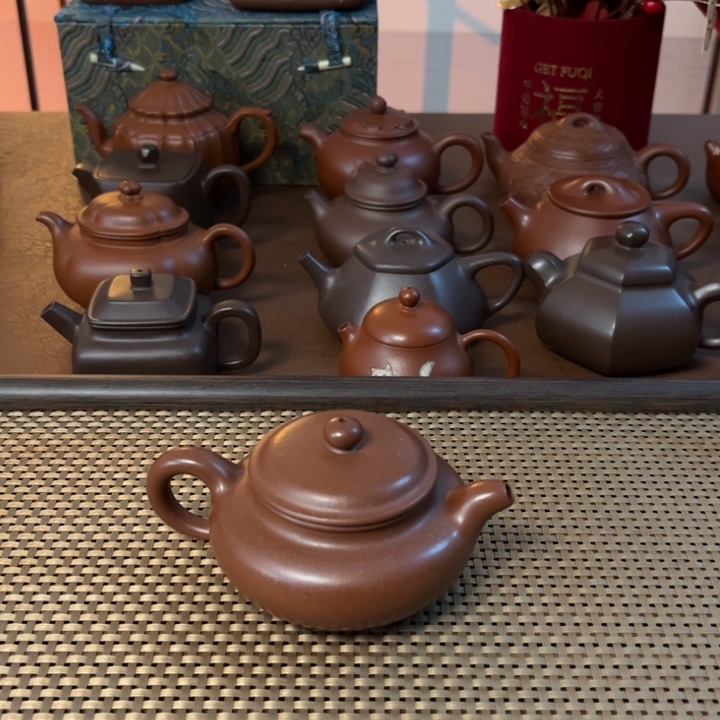 紫砂茶壶仿古红皮龙半手壶
