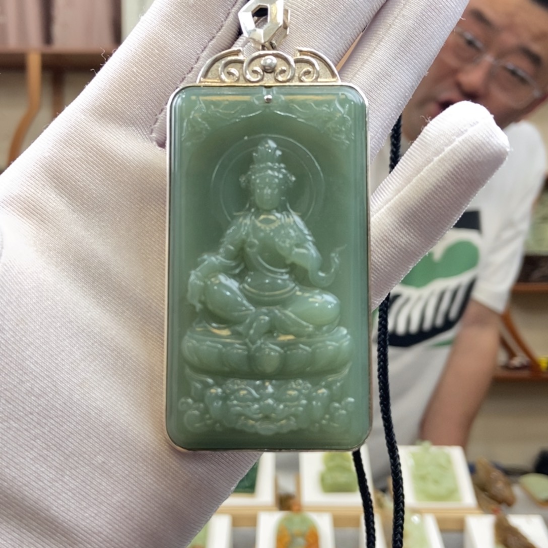 ￥***￥和田玉（碧玉）未镶嵌颈饰