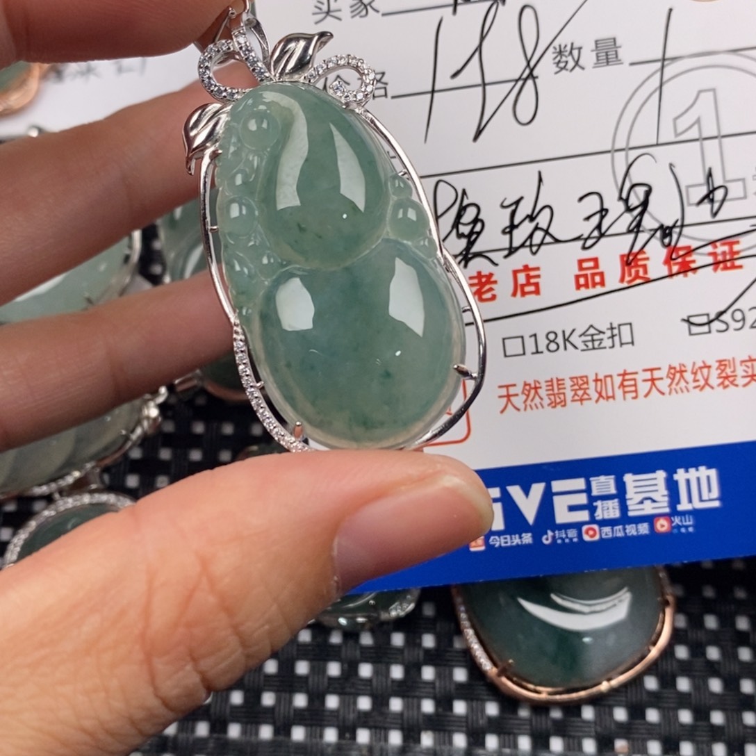 丽***风翡翠银S925镶嵌颈饰