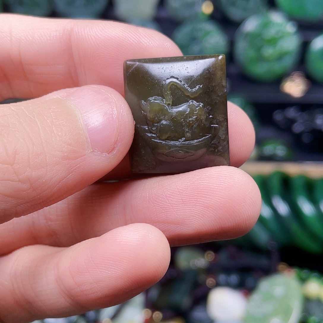 和田玉未镶嵌珠宝半成品