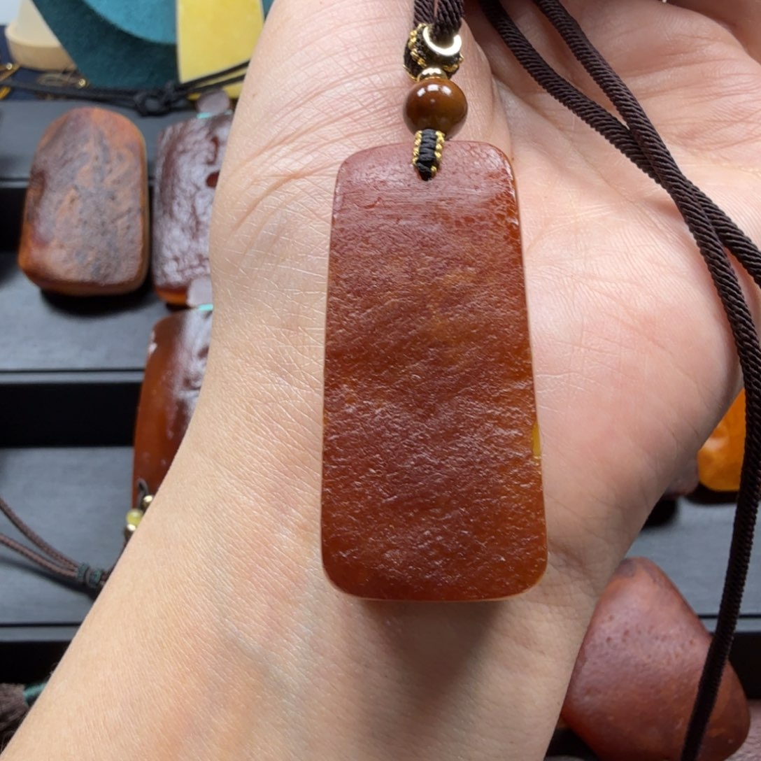 琥珀吊坠(赠链)未镶嵌