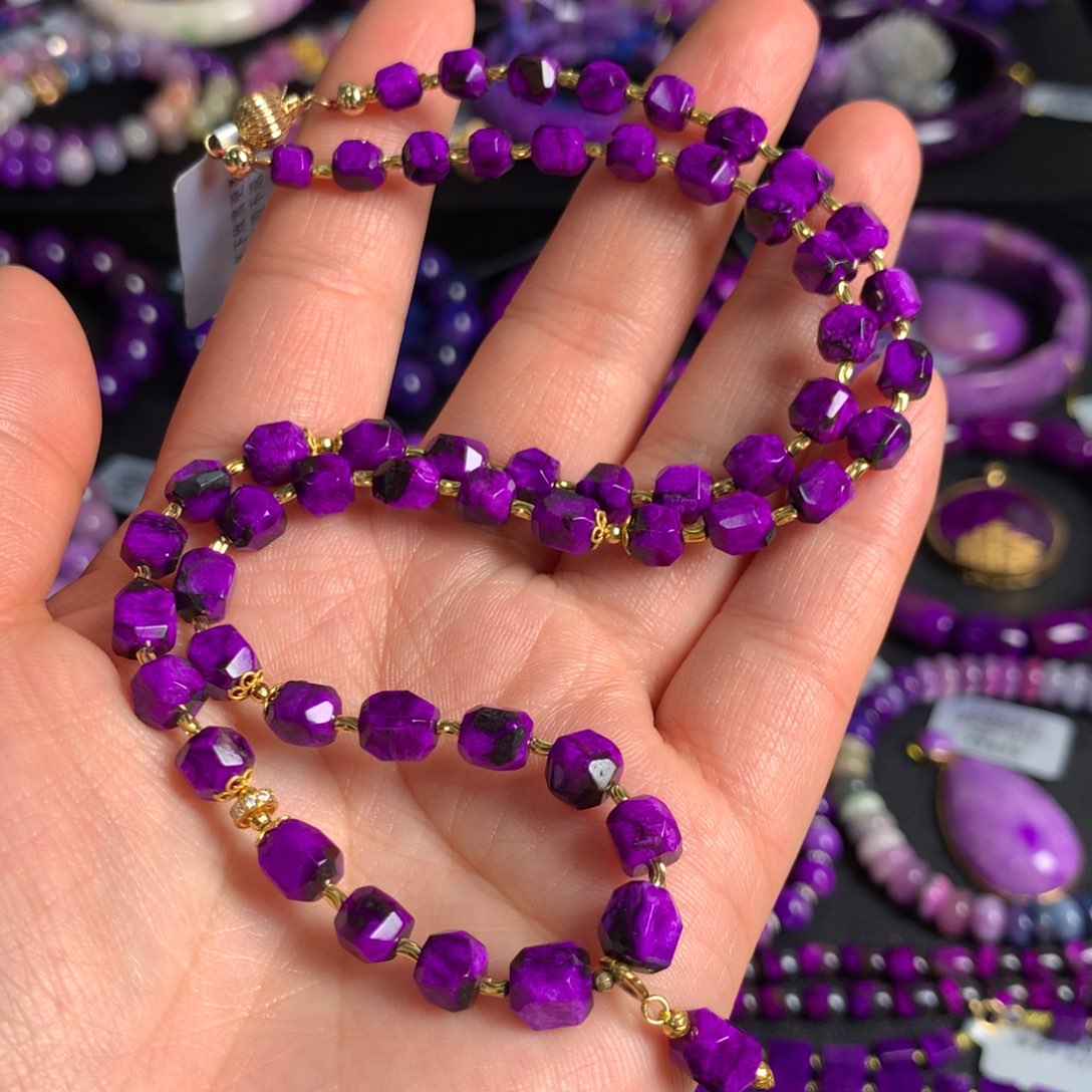 苏纪石（舒俱来）丝绒钻切项链18K金镶嵌