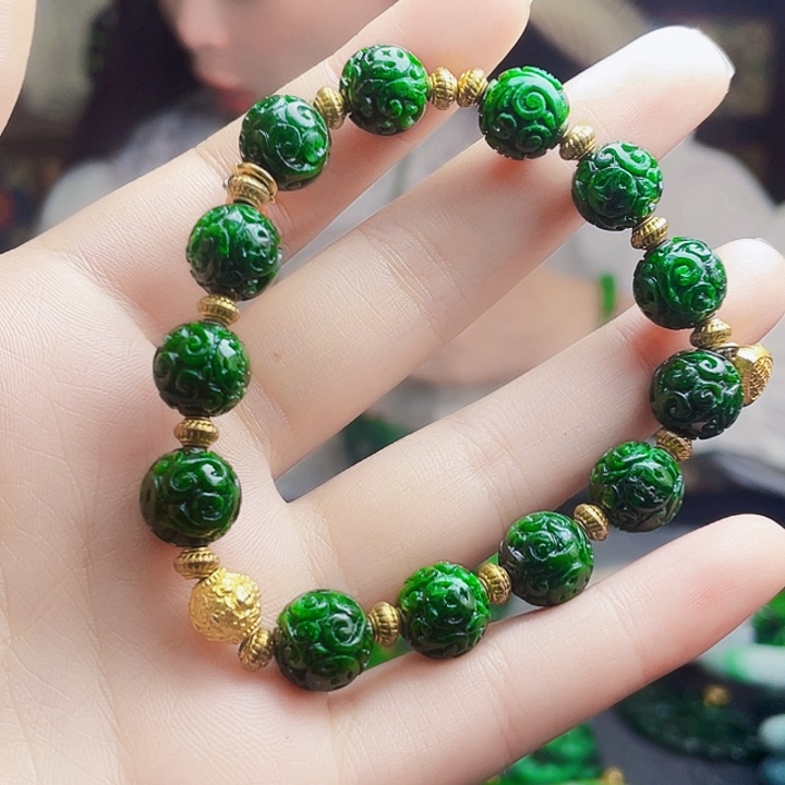 颈饰未镶嵌翡翠多样性