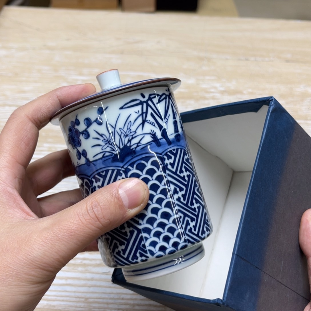 瓷片用****2密密麻麻地排列着一个大