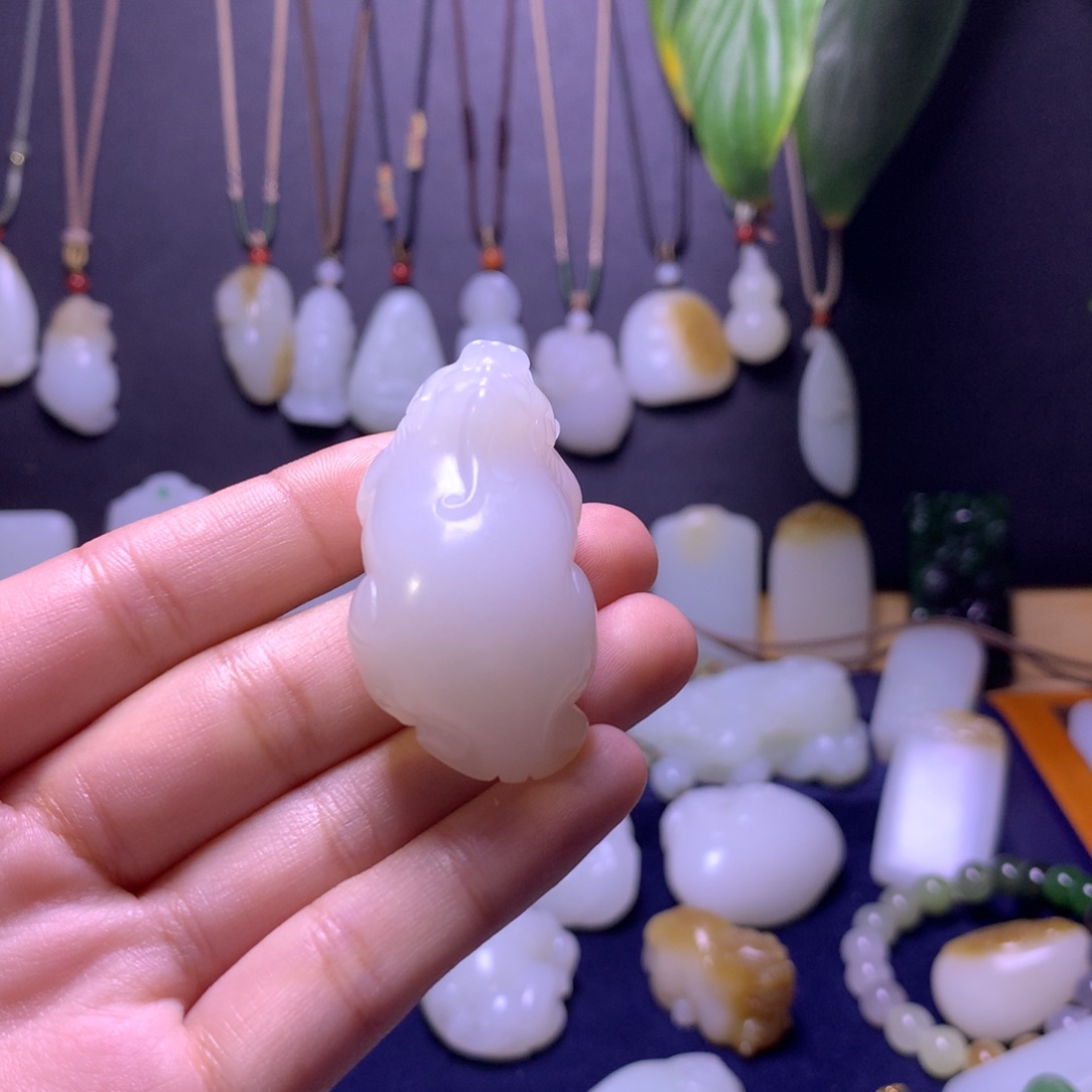 和田玉挂件未镶嵌